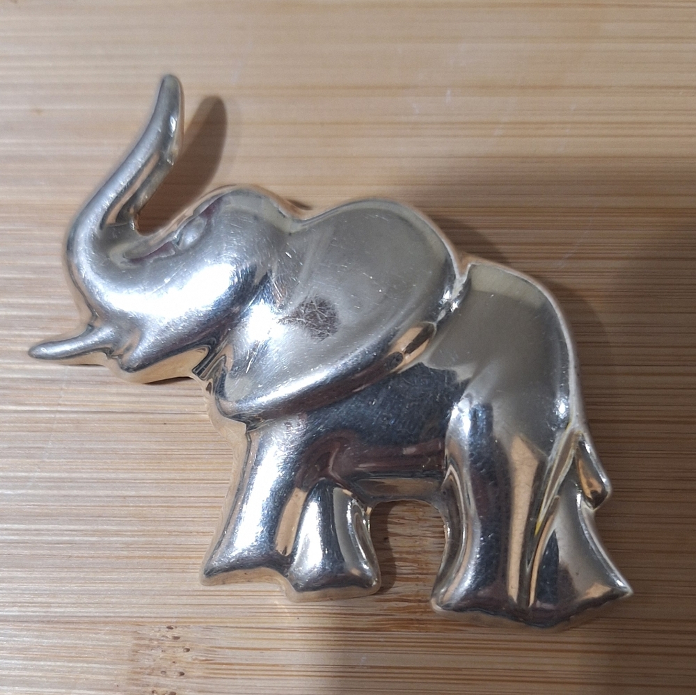 Sterling Silver Elephant Brooch - Picture 1 of 4